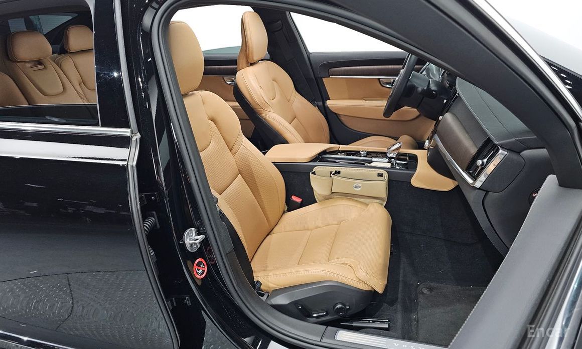 2023 Volvo S90 II Рестайлинг B6 AWD Ultimate Bright с пробегом 30 012 км
