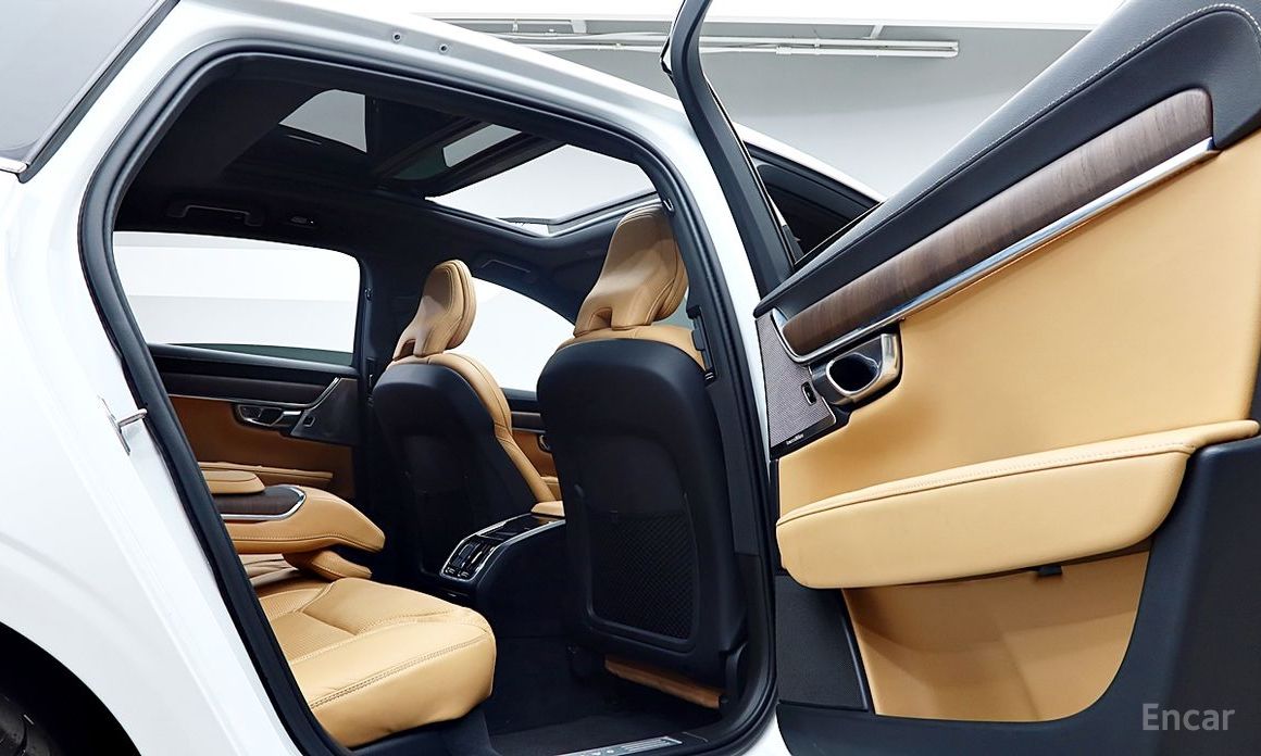2022 Volvo S90 II Рестайлинг B6 AWD Ultimate Bright с пробегом 64 163 км