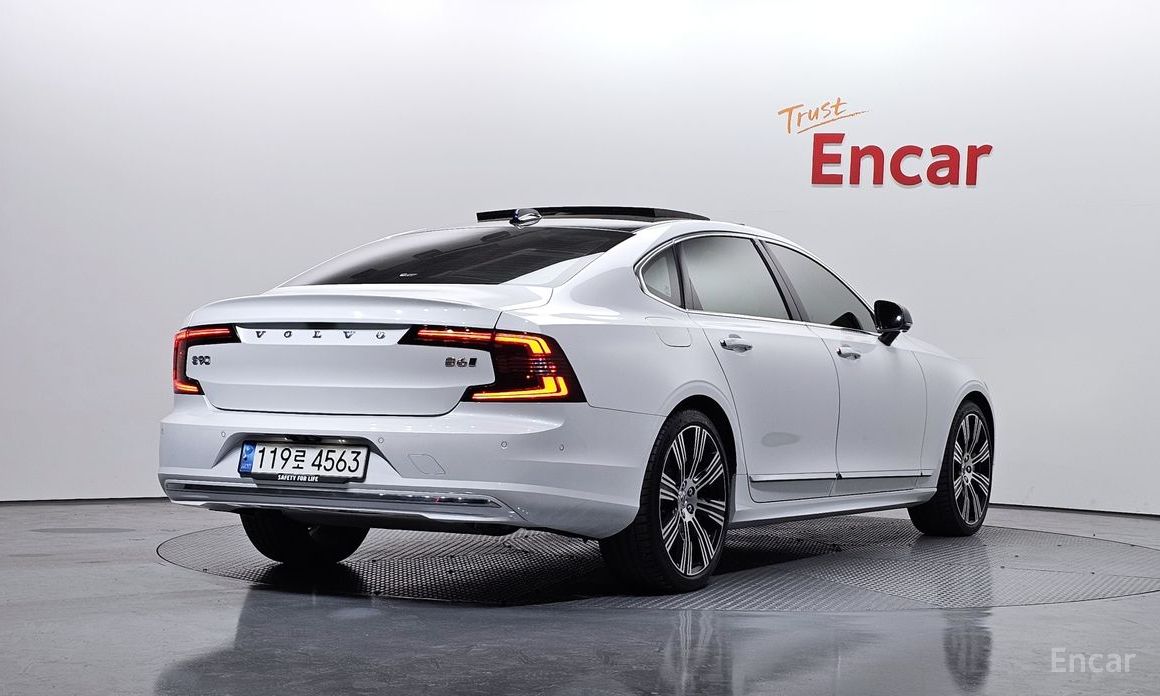 2023 Volvo S90 II Рестайлинг B6 AWD Ultimate Bright с пробегом 35 033 км