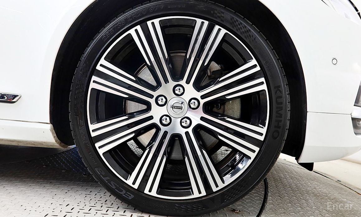 2022 Volvo S90 II Рестайлинг B6 AWD Ultimate Bright с пробегом 64 163 км