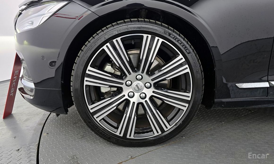 2022 Volvo S90 II Рестайлинг B6 AWD Inscription с пробегом 37 138 км