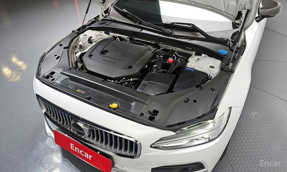2023 Volvo S90 II Рестайлинг B6 AWD Ultimate Bright с пробегом 35 033 км