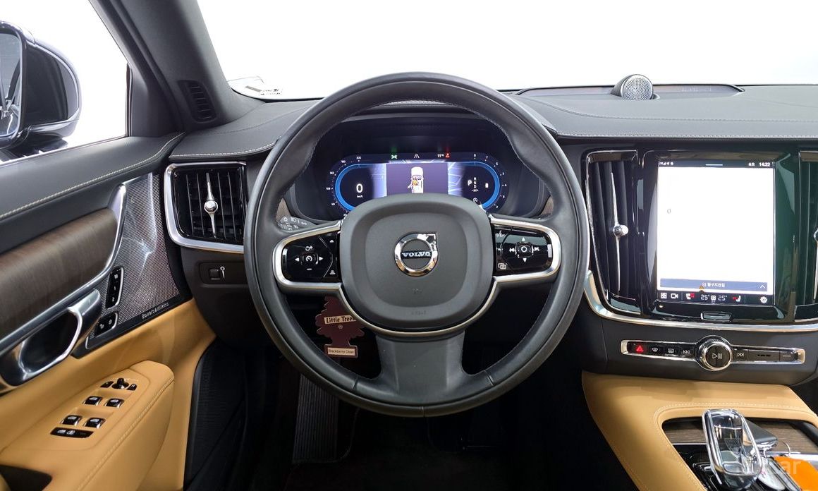 2022 Volvo S90 II Рестайлинг B6 AWD Inscription с пробегом 37 138 км