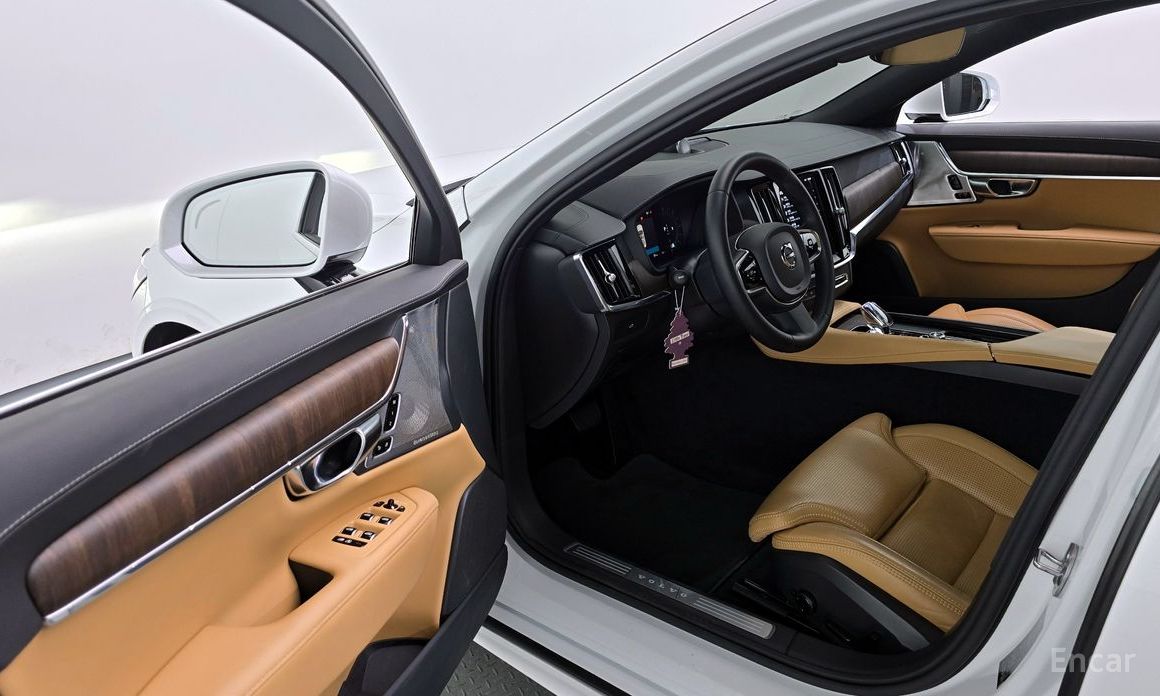 2022 Volvo S90 II Рестайлинг B6 AWD Ultimate Bright с пробегом 43 649 км