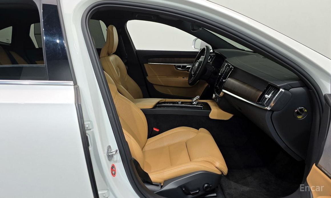 2022 Volvo S90 II Рестайлинг B6 AWD Ultimate Bright с пробегом 43 649 км