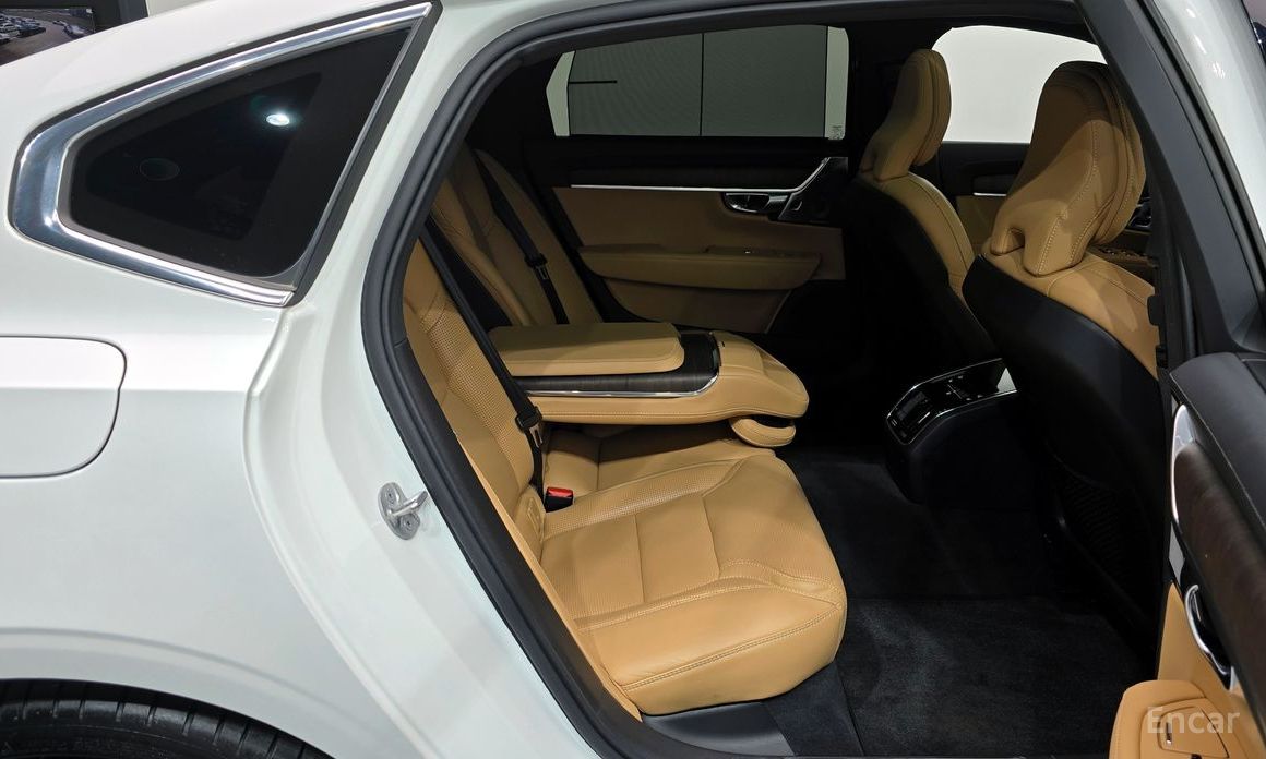 2022 Volvo S90 II Рестайлинг B6 AWD Ultimate Bright с пробегом 43 649 км