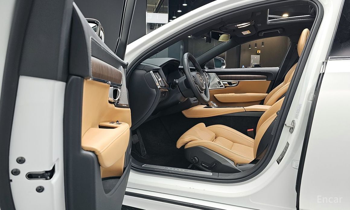 2023 Volvo S90 II Рестайлинг B6 AWD Ultimate Bright с пробегом 35 033 км