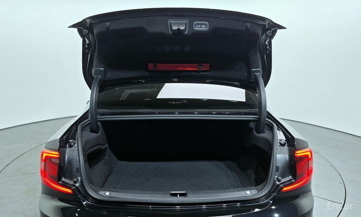 2022 Volvo S90 II Рестайлинг B6 AWD Inscription с пробегом 37 138 км