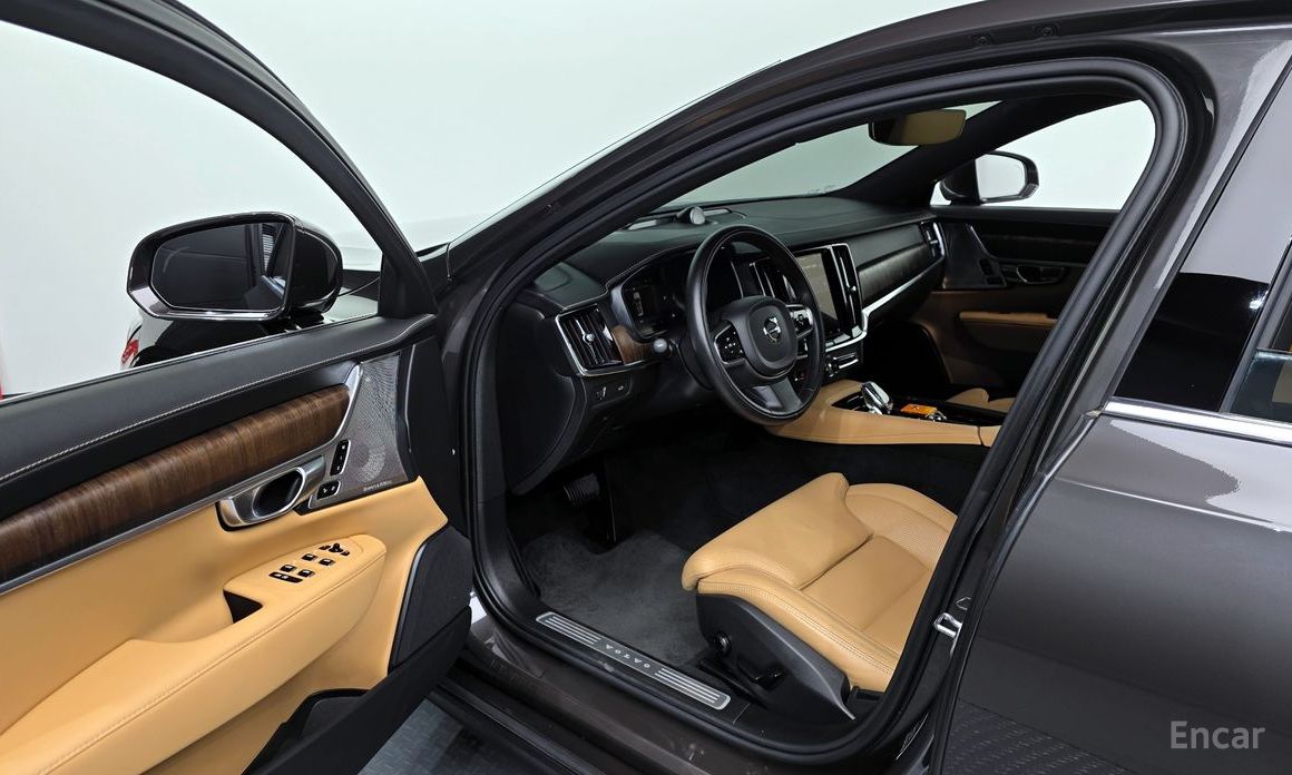 2022 Volvo S90 II Рестайлинг B5 Inscription с пробегом 44 452 км