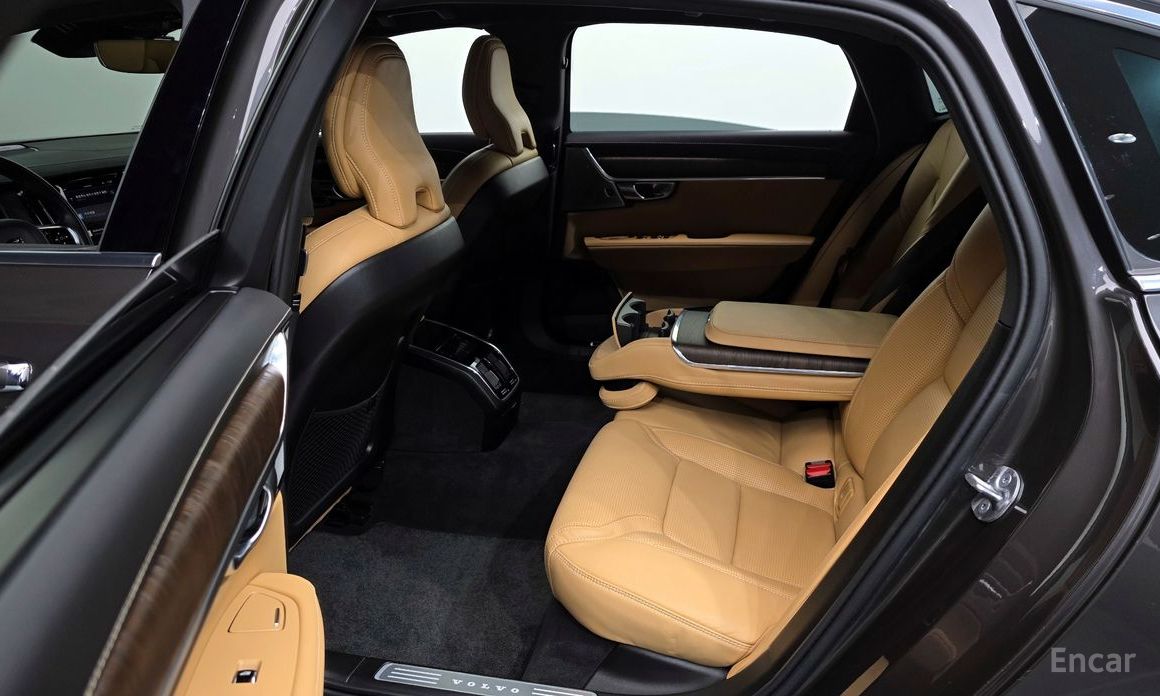 2022 Volvo S90 II Рестайлинг B5 Inscription с пробегом 44 452 км