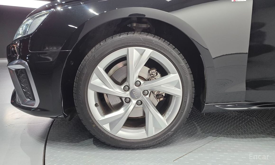 2021 Audi A4 V (B9) Рестайлинг 35 TDI Premium с пробегом 45 377 км