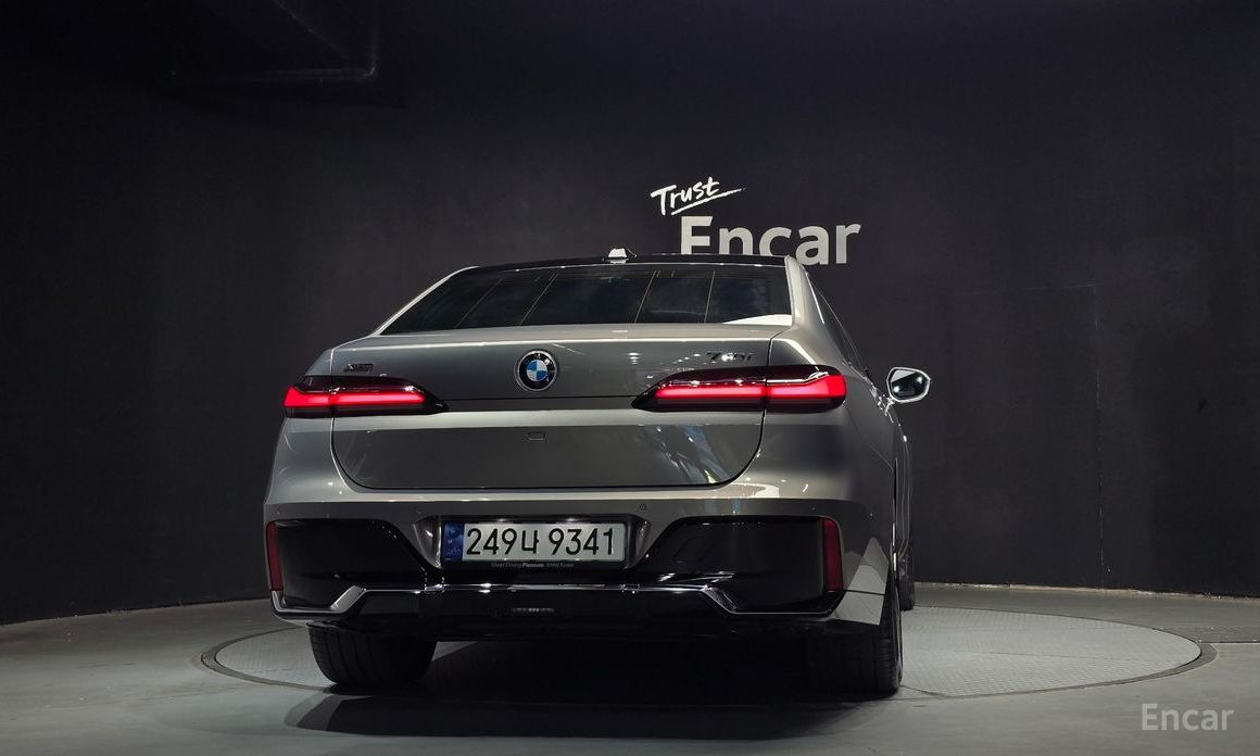 2023 BMW 7 серии VII (G70) 740i xDrive M Sport Limited с пробегом 12 228 км