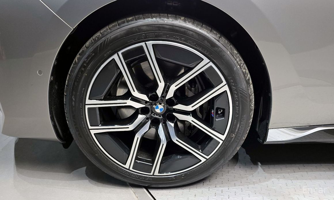 2023 BMW 7 серии VII (G70) 740i xDrive M Sport Limited с пробегом 12 228 км