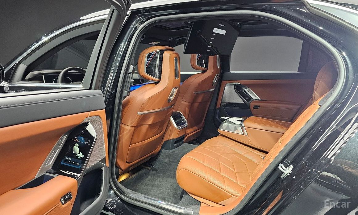 2025 BMW 7 серии VII (G70) 740i xDrive M Sport с пробегом 28 458 км
