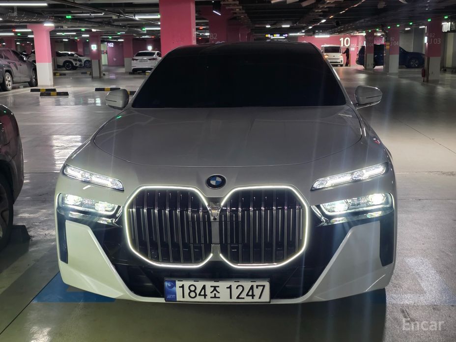 2023 BMW 7 серии VII (G70) 740d xDrive M Sport с пробегом 22 800 км
