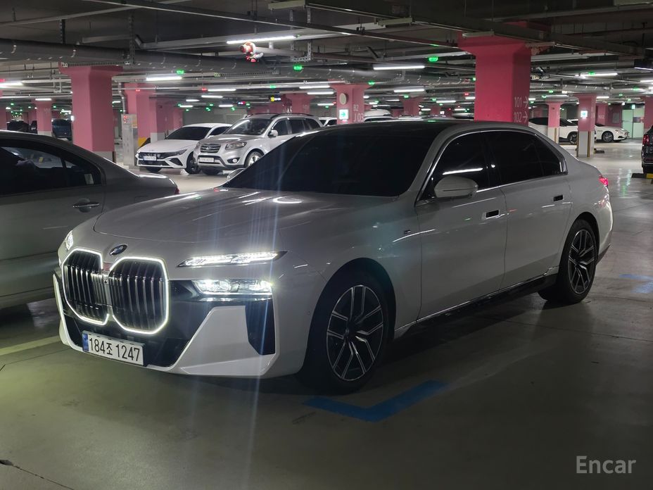 2023 BMW 7 серии VII (G70) 740d xDrive M Sport с пробегом 22 800 км