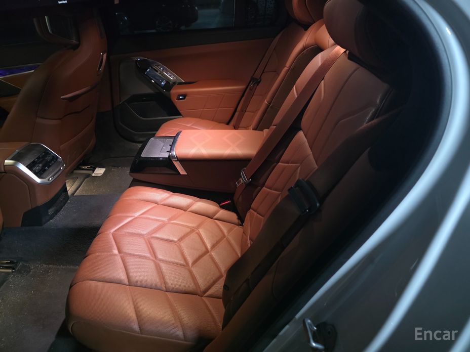 2023 BMW 7 серии VII (G70) 740d xDrive M Sport с пробегом 22 800 км