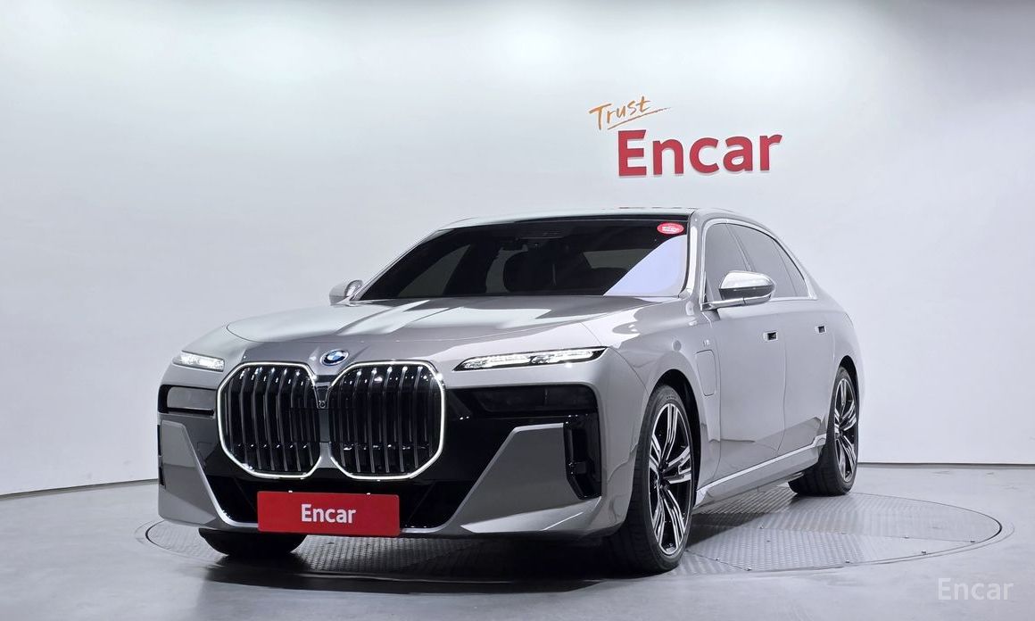 2024 BMW 7 серии VII (G70) 750e xDrive M Sport с пробегом 17 737 км