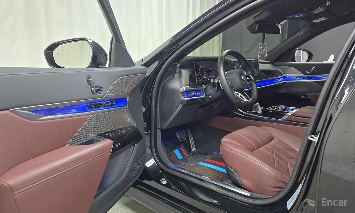 2025 BMW 7 серии VII (G70) 740d xDrive M Sport с пробегом 17 546 км