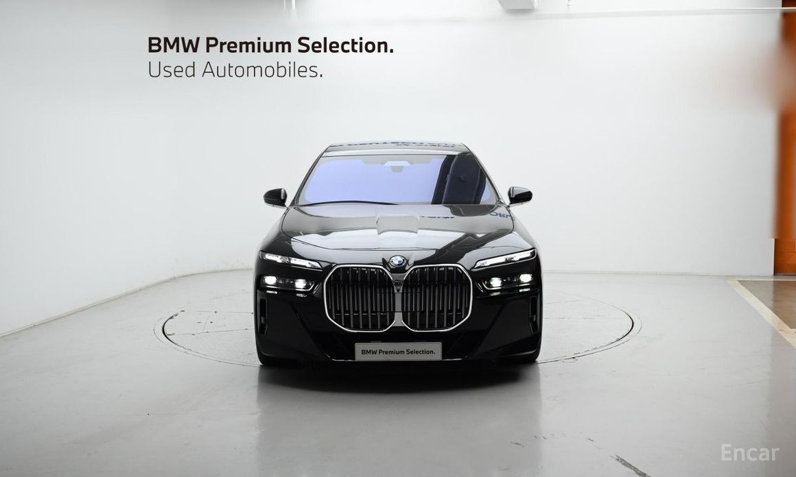 2025 BMW 7 серии VII (G70) 740d xDrive M Sport с пробегом 5 941 км
