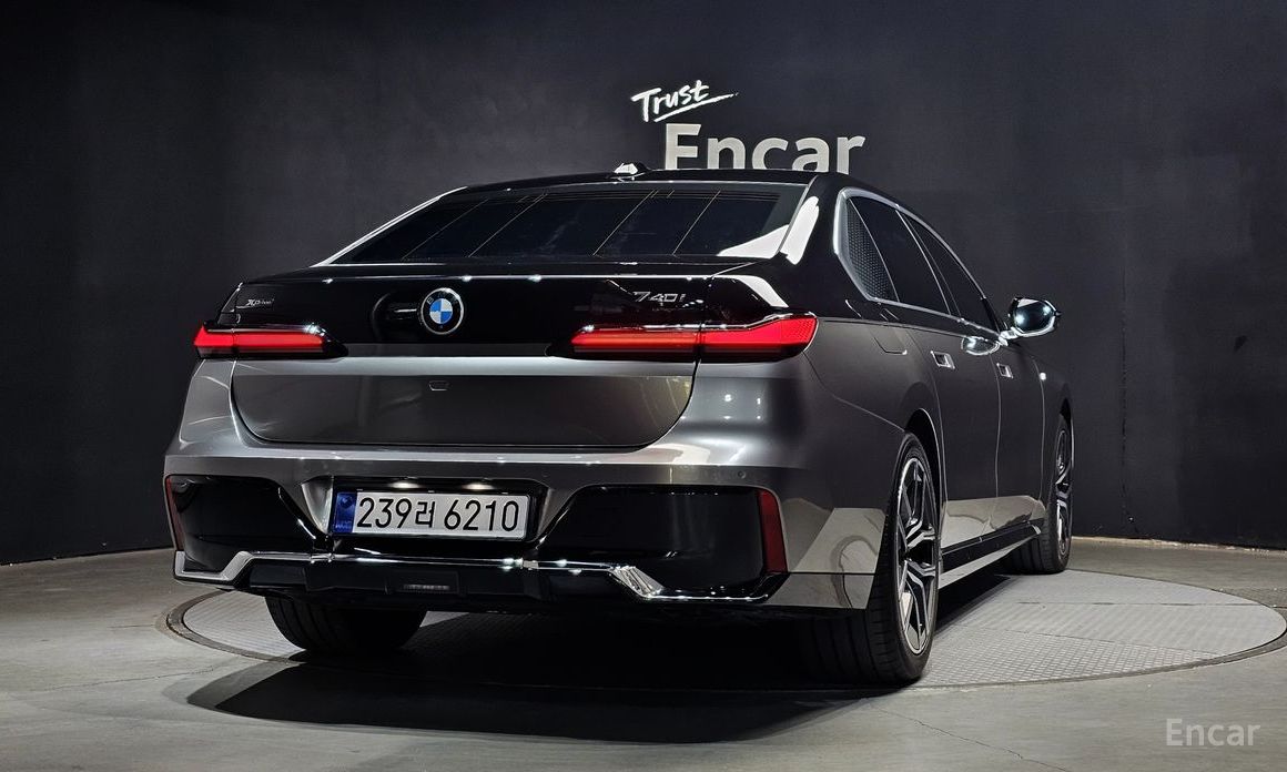 2025 BMW 7 серии VII (G70) 740i xDrive M Sport с пробегом 16 241 км