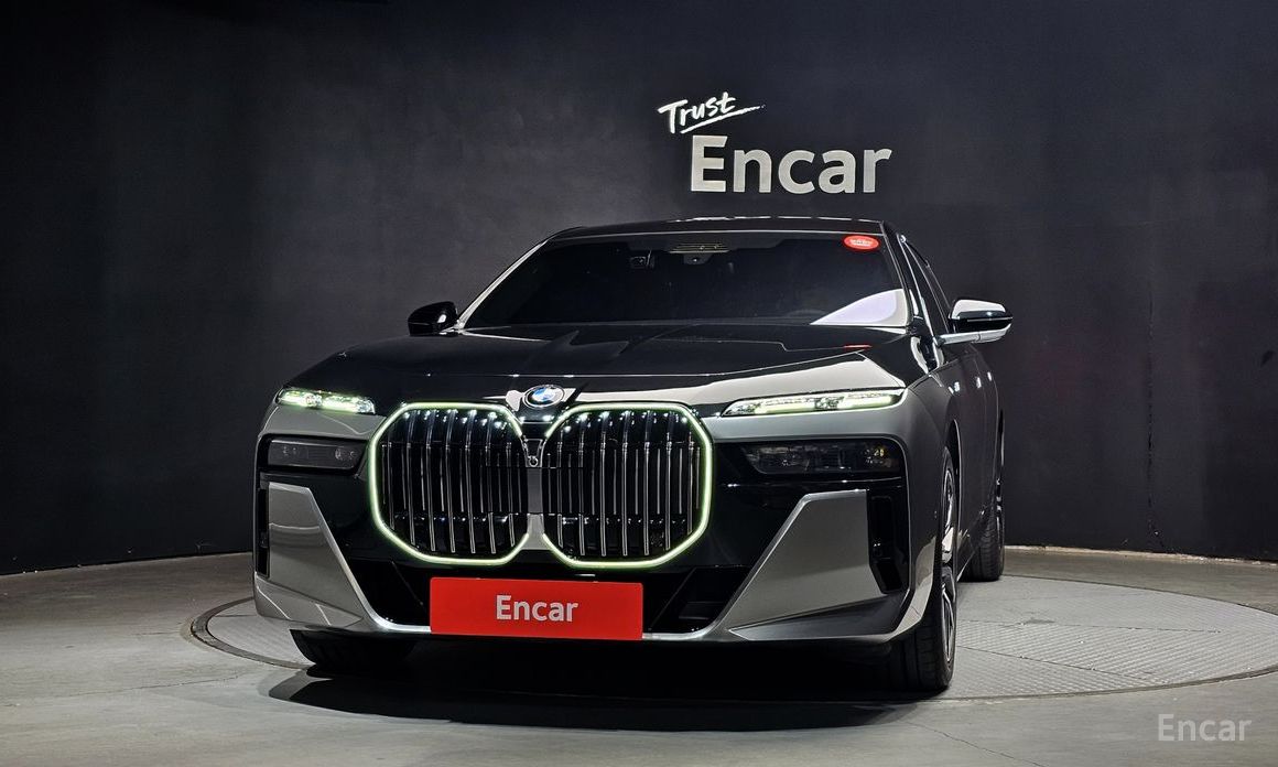 2025 BMW 7 серии VII (G70) 740i xDrive M Sport с пробегом 16 241 км