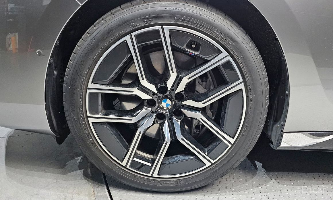 2025 BMW 7 серии VII (G70) 740i xDrive M Sport с пробегом 16 241 км