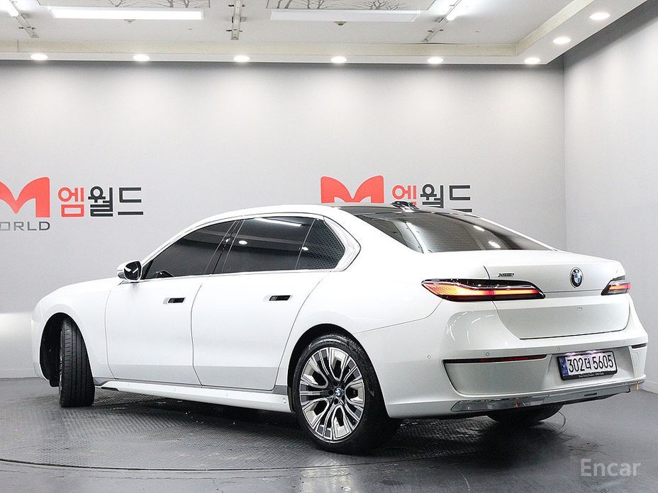 2023 BMW 7 серии VII (G70) 740d xDrive Design Pure Excellence с пробегом 28 127 км