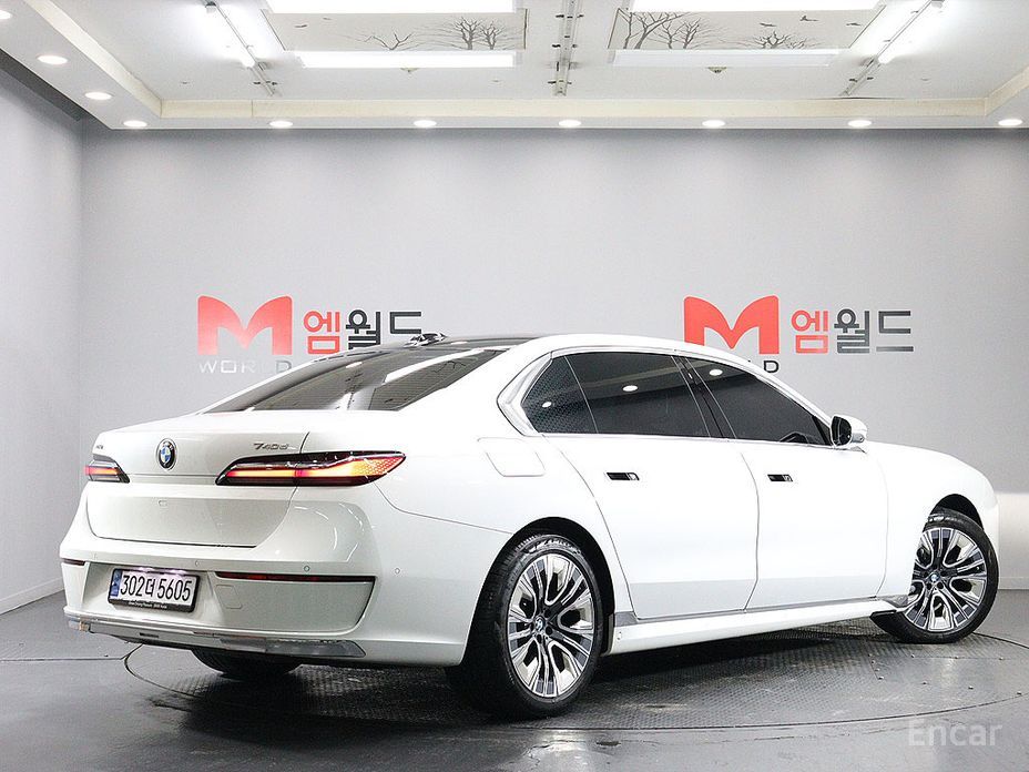 2023 BMW 7 серии VII (G70) 740d xDrive Design Pure Excellence с пробегом 28 127 км