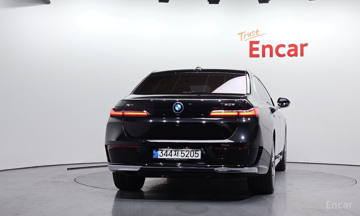 2023 BMW 7 серии VII (G70) 750e xDrive Design Pure Excellence с пробегом 20 401 км