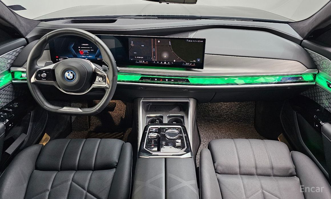 2023 BMW 7 серии VII (G70) 750e xDrive Design Pure Excellence с пробегом 20 401 км