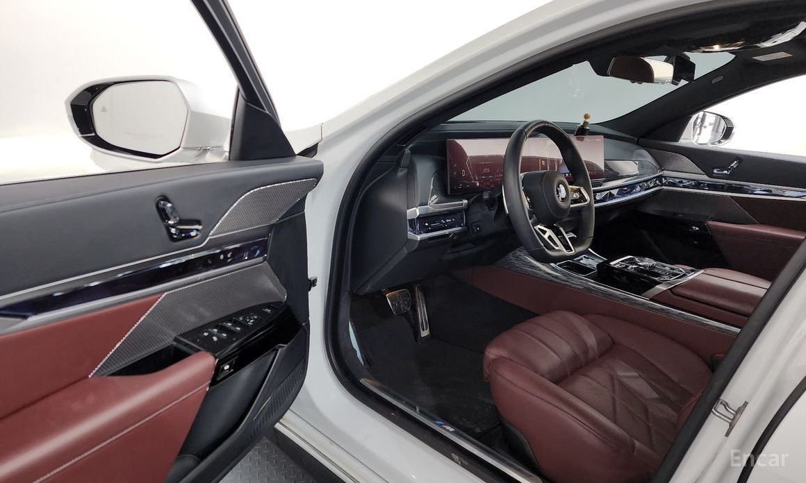 2024 BMW 7 серии VII (G70) 740d xDrive M Sport с пробегом 36 899 км