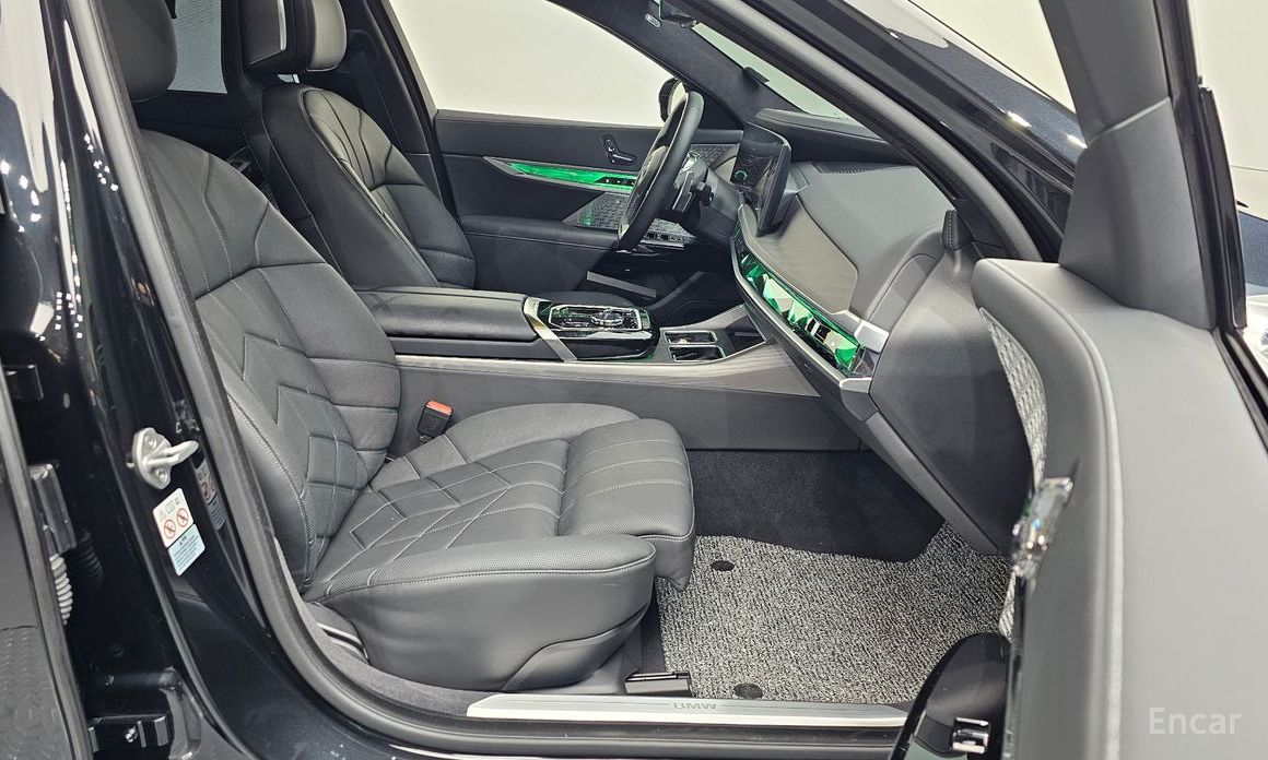 2023 BMW 7 серии VII (G70) 750e xDrive Design Pure Excellence с пробегом 20 401 км