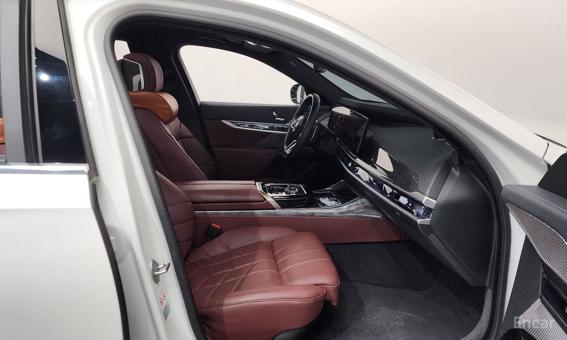 2024 BMW 7 серии VII (G70) 740d xDrive M Sport с пробегом 36 899 км