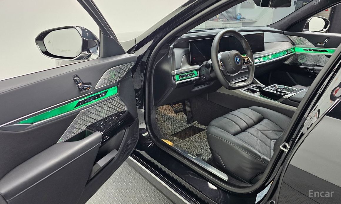 2023 BMW 7 серии VII (G70) 750e xDrive Design Pure Excellence с пробегом 20 401 км