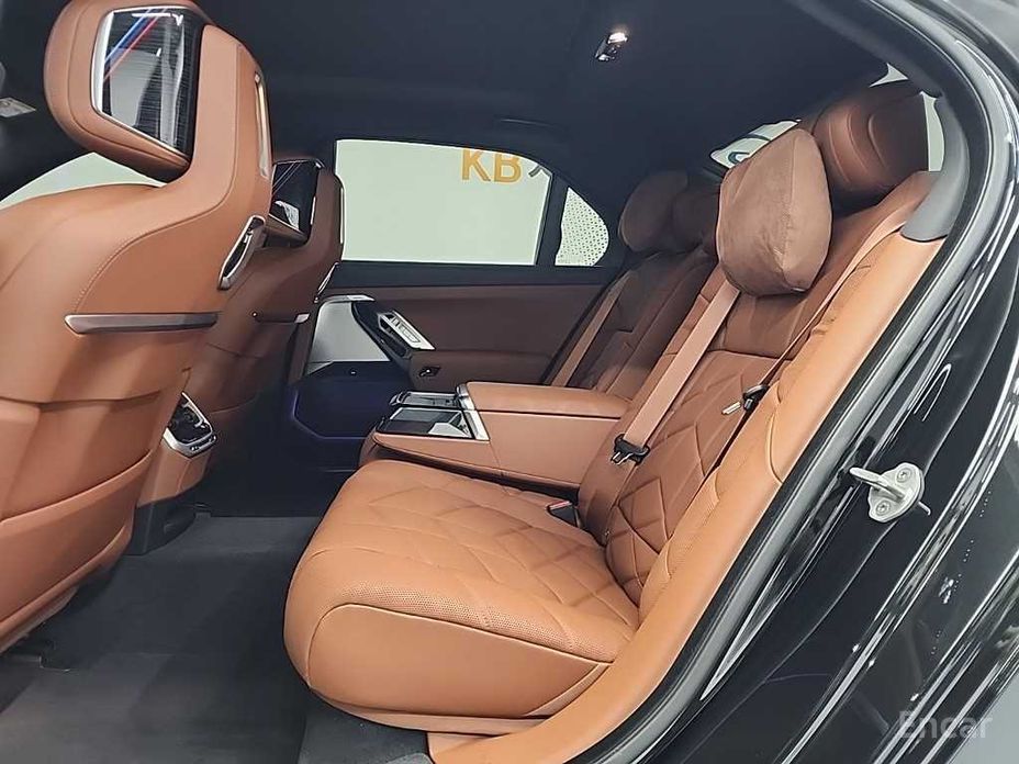 2025 BMW 7 серии VII (G70) 740d xDrive M Sport с пробегом 4 721 км