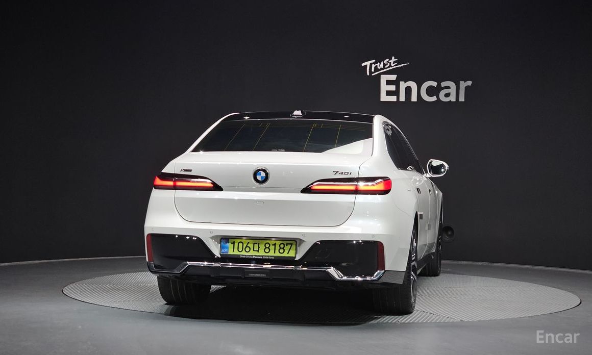 2025 BMW 7 серии VII (G70) 740i xDrive M Sport с пробегом 20 255 км