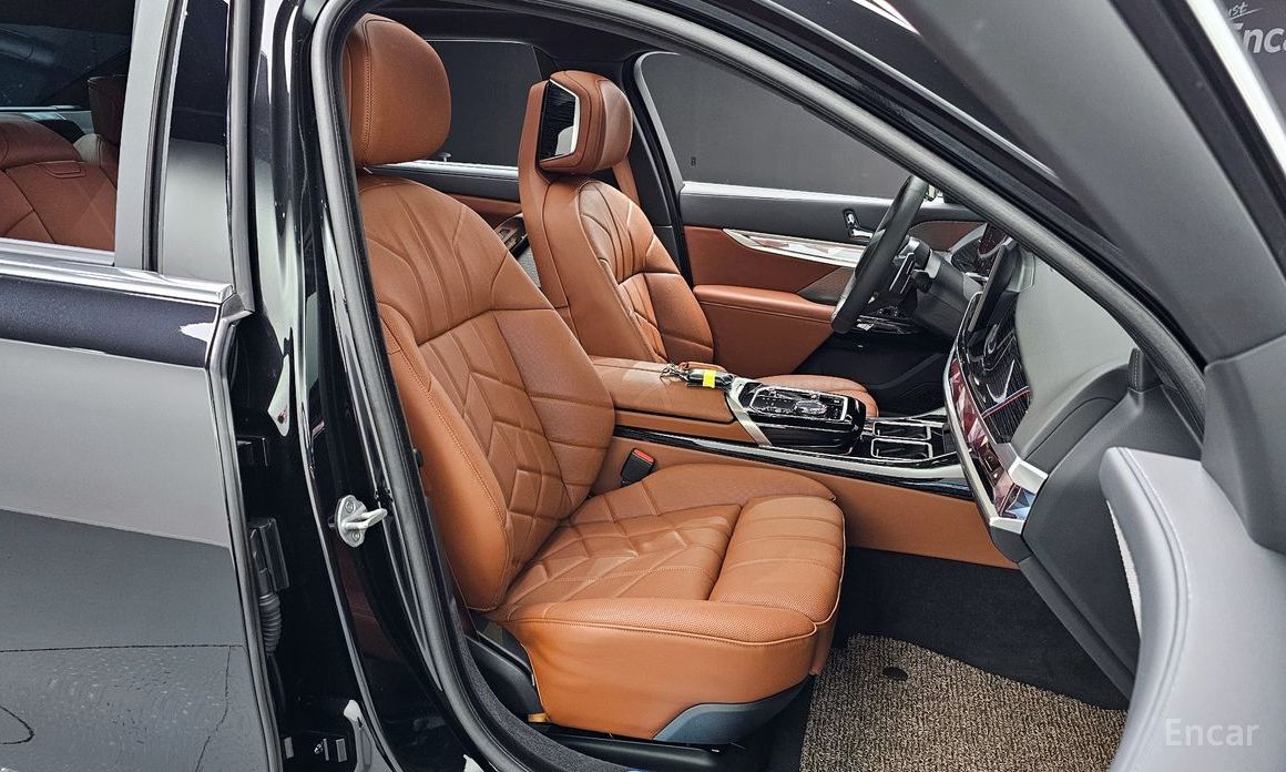 2025 BMW 7 серии VII (G70) 740d xDrive M Sport с пробегом 11 146 км