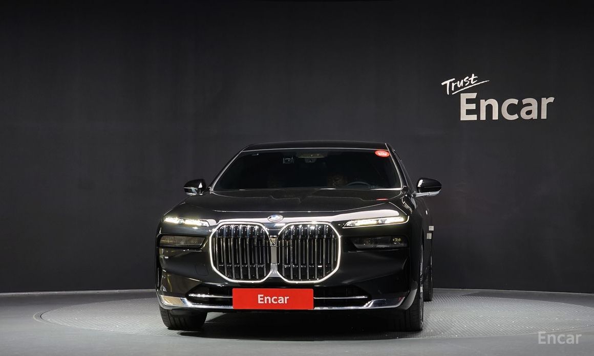 2023 BMW 7 серии VII (G70) 740i sDrive Design Pure Excellence с пробегом 38 555 км
