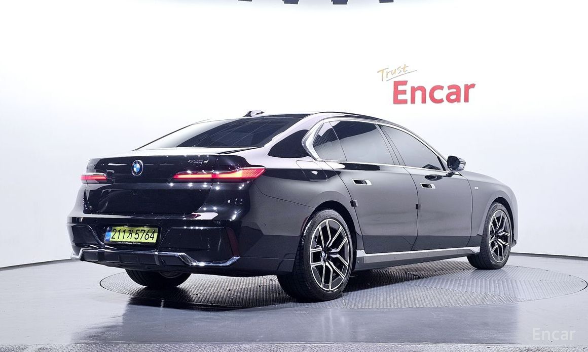 2025 BMW 7 серии VII (G70) 740d xDrive M Sport с пробегом 28 815 км
