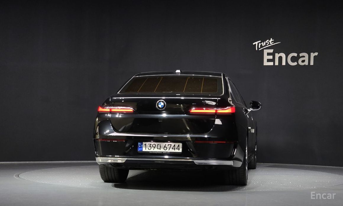 2023 BMW 7 серии VII (G70) 740i sDrive Design Pure Excellence с пробегом 38 555 км