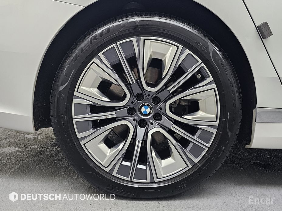 2023 BMW 7 серии VII (G70) 740i sDrive Design Pure Excellence с пробегом 28 725 км