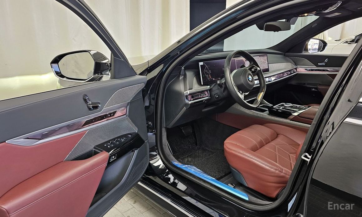 2023 BMW 7 серии VII (G70) 740i sDrive Design Pure Excellence с пробегом 38 555 км