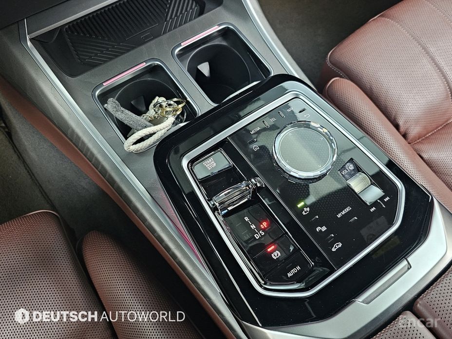 2023 BMW 7 серии VII (G70) 740i sDrive Design Pure Excellence с пробегом 28 725 км