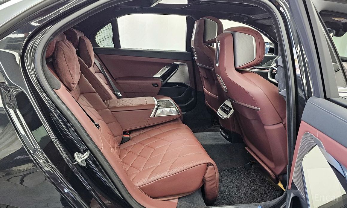 2023 BMW 7 серии VII (G70) 740i sDrive Design Pure Excellence с пробегом 38 555 км