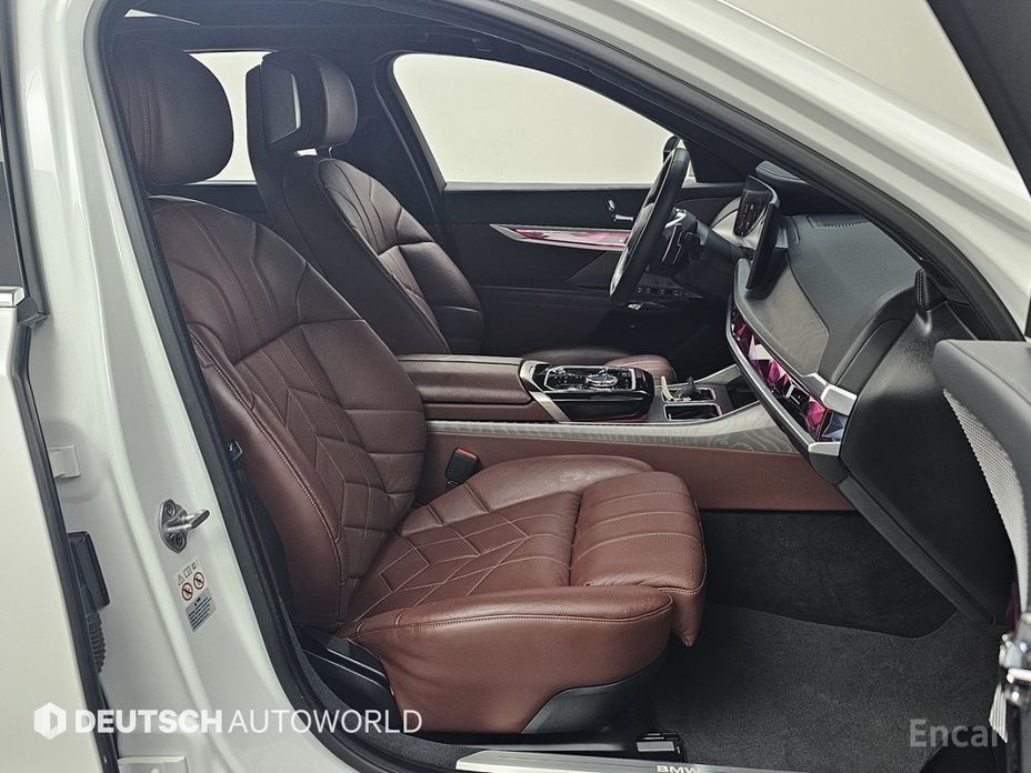 2023 BMW 7 серии VII (G70) 740i sDrive Design Pure Excellence с пробегом 28 725 км