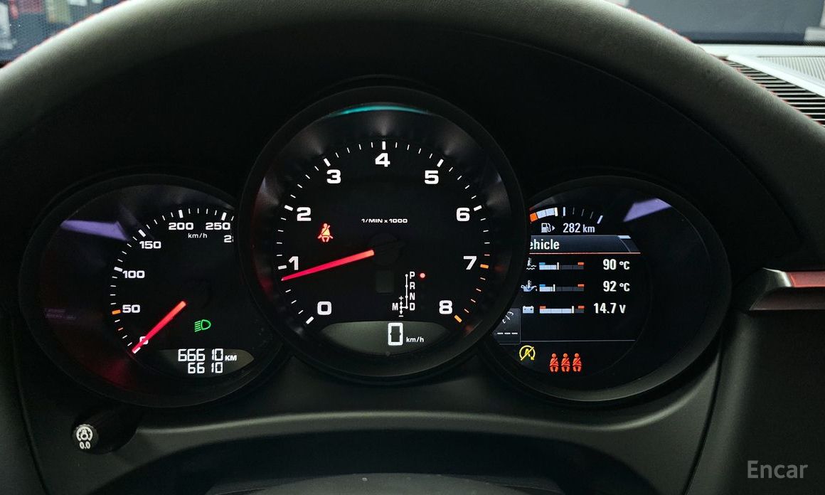 2021 Porsche Macan I Рестайлинг 2 2.0 95B с пробегом 66 610 км