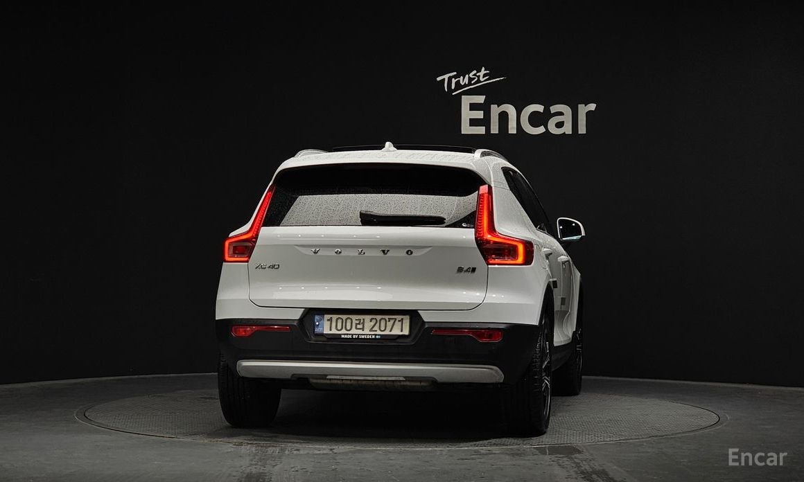 2021 Volvo XC40 I B4 Inscription с пробегом 50 141 км