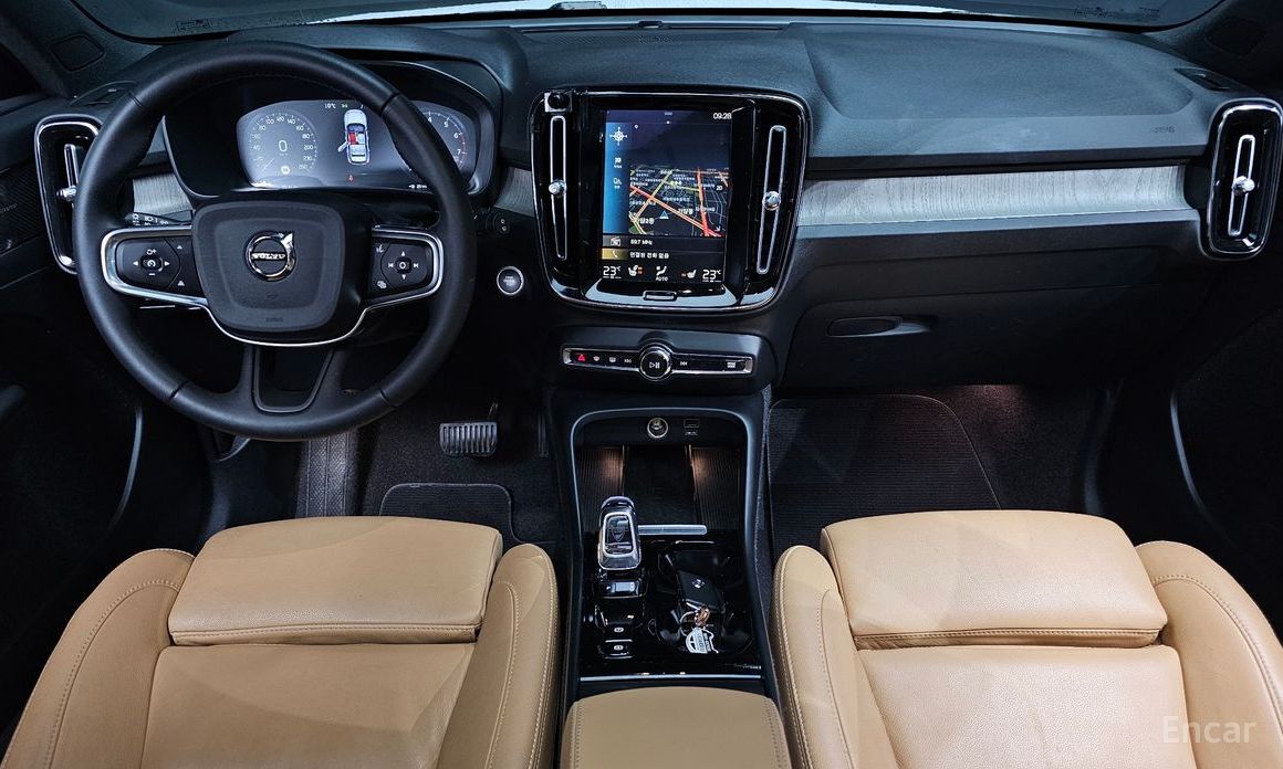 2021 Volvo XC40 I B4 Inscription с пробегом 50 141 км
