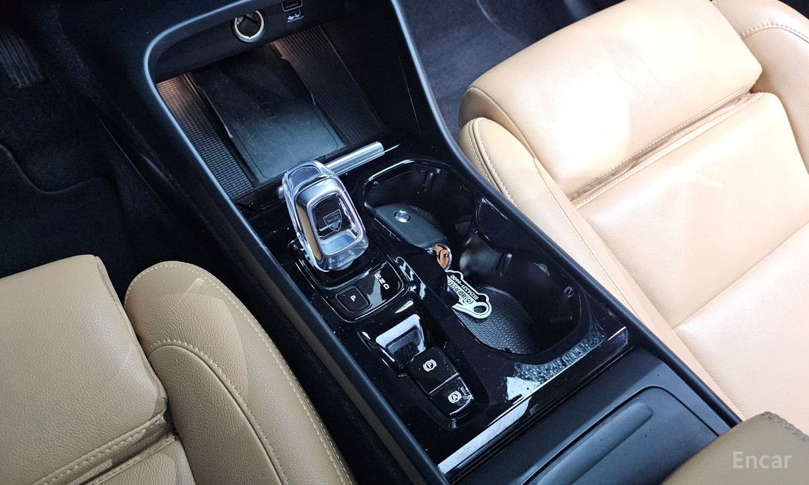2021 Volvo XC40 I B4 Inscription с пробегом 50 141 км